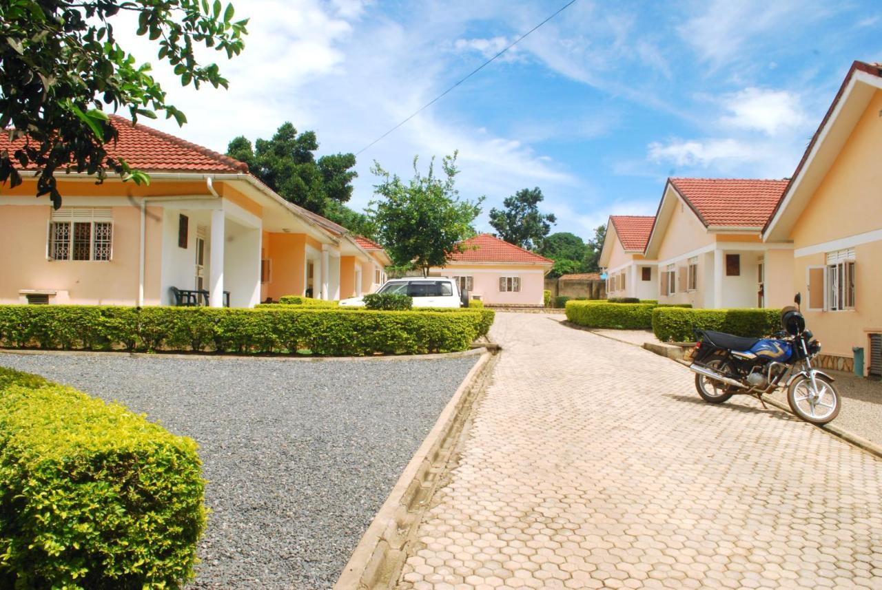 Corinya Serviced Apartments Entebbe Dış mekan fotoğraf