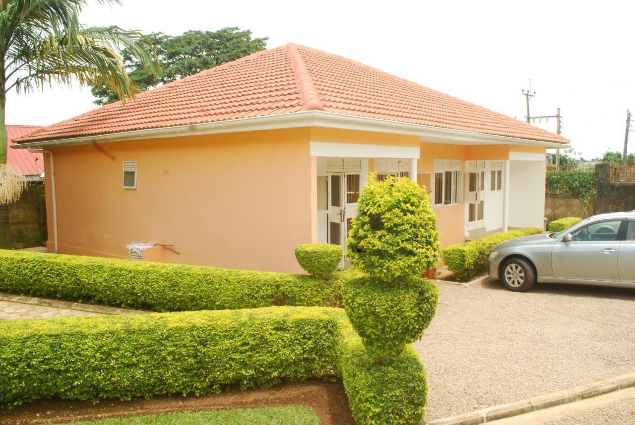 Corinya Serviced Apartments Entebbe Dış mekan fotoğraf