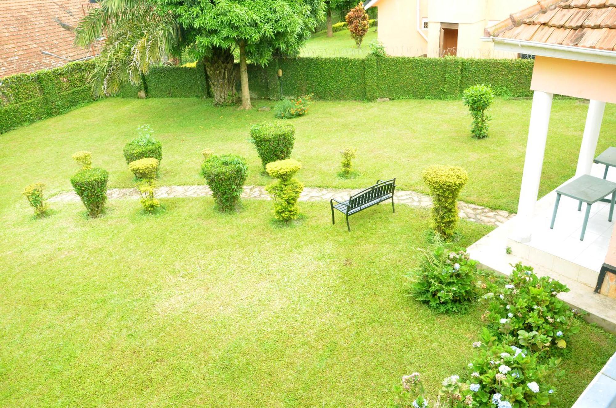 Corinya Serviced Apartments Entebbe Oda fotoğraf